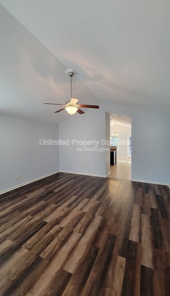 226 Chambers St - Photo 4 of 26