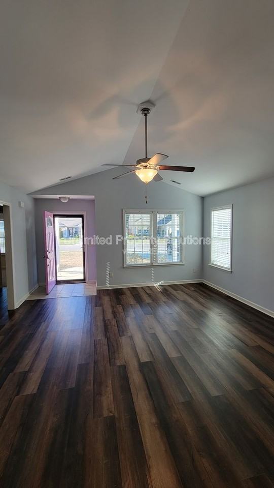 226 Chambers St - Photo 5 of 26