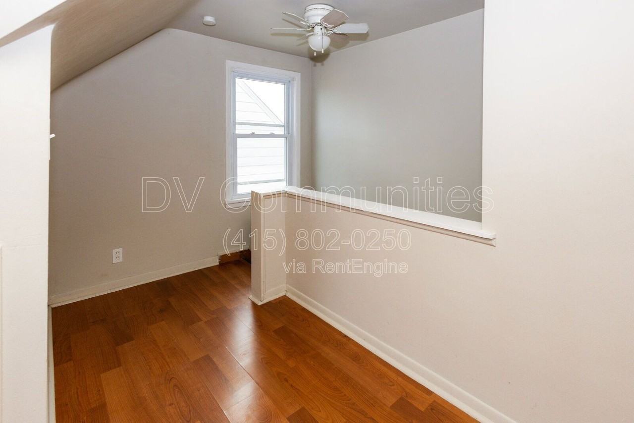 14209 Emery Ave - Photo 4 of 16