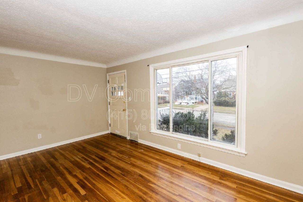 14209 Emery Ave - Photo 5 of 16