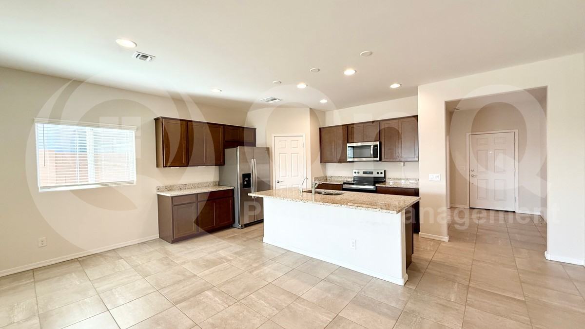 17839 W Getty Dr - Photo 4 of 24