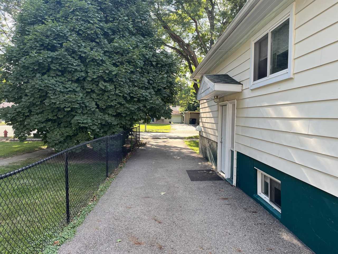 606 Spartan Ave - Photo 2 of 28
