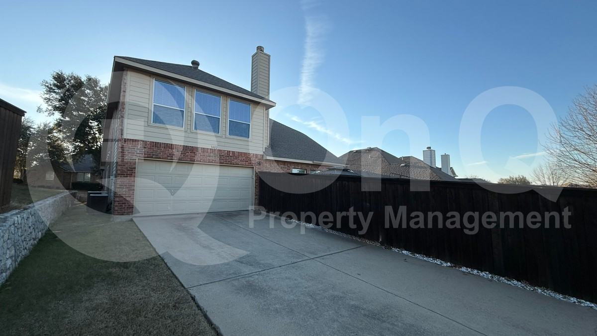 1402 Peaceway Dr - Photo 5 of 15