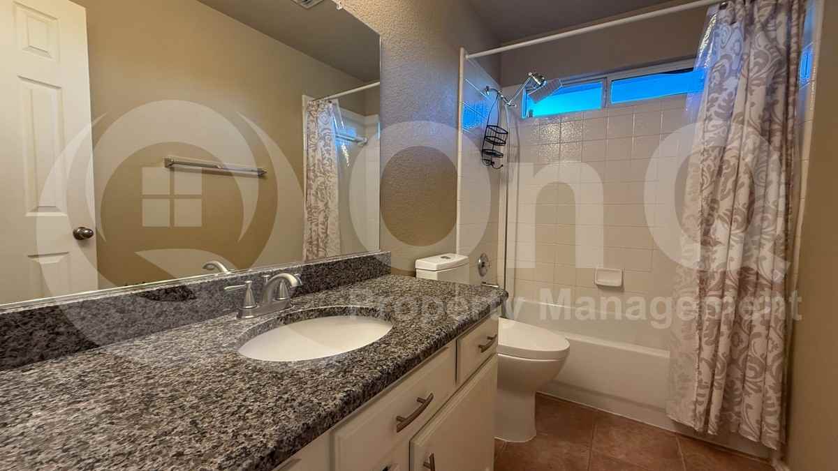 1402 Peaceway Dr - Photo 6 of 15