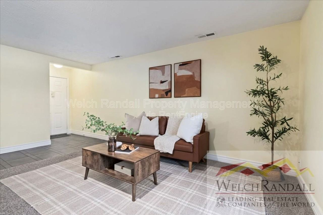 2438 Elizabeth St #2 - Photo 4 of 22