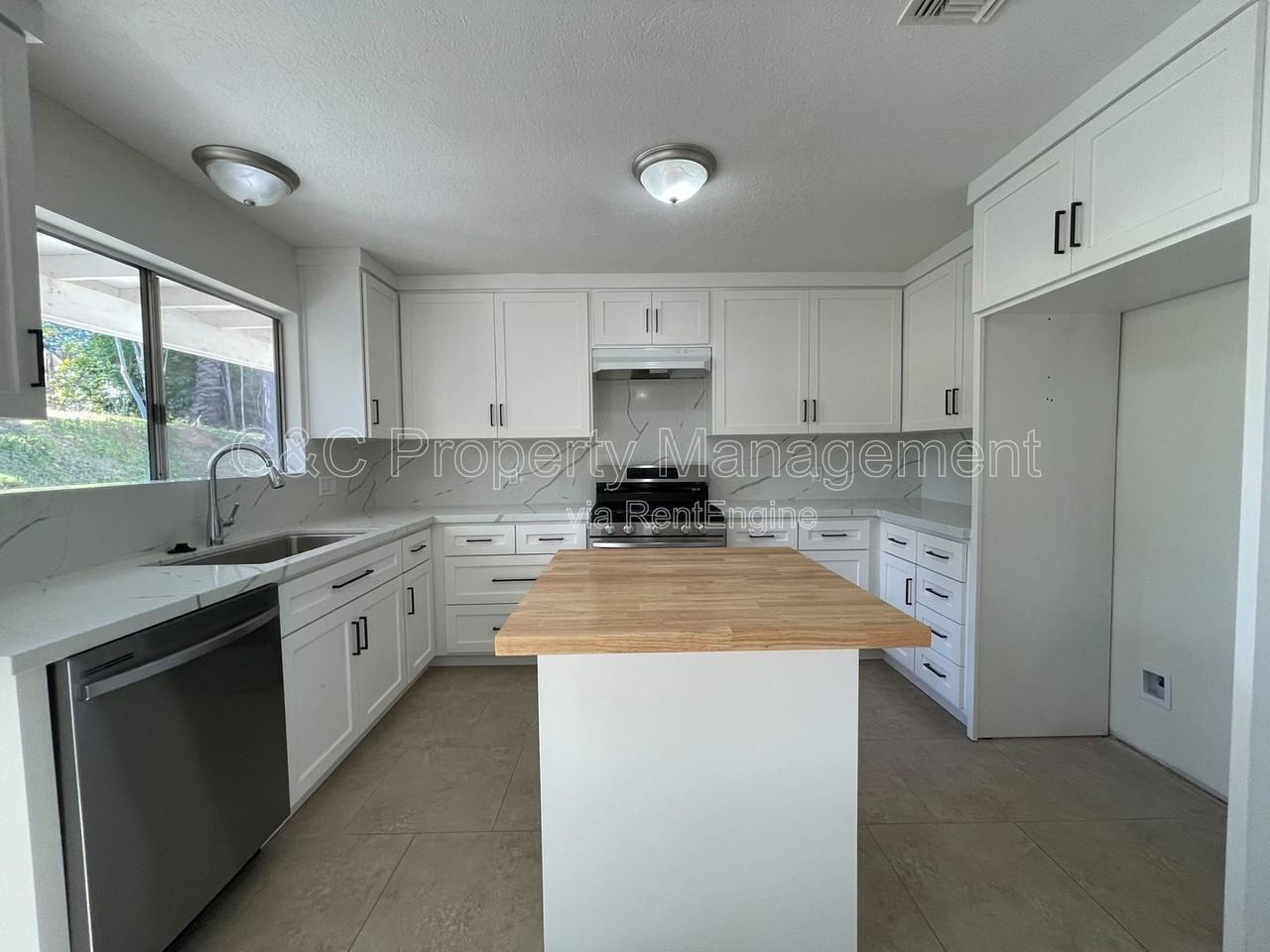 851 Fulton Rd - Photo 5 of 15