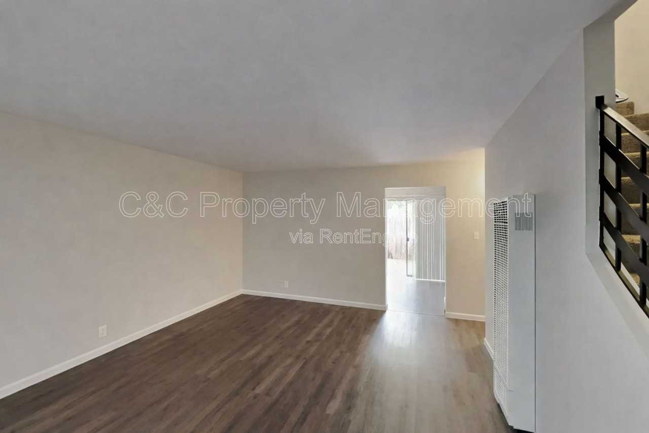 22034 Arbor Ave - Photo 3 of 14