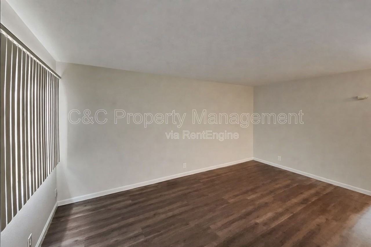 22034 Arbor Ave - Photo 4 of 14