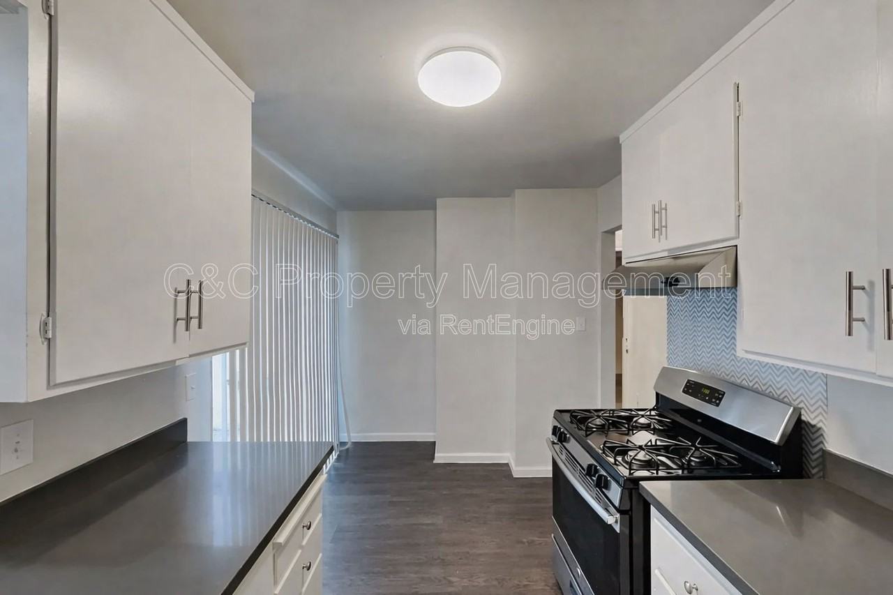 22034 Arbor Ave - Photo 7 of 14