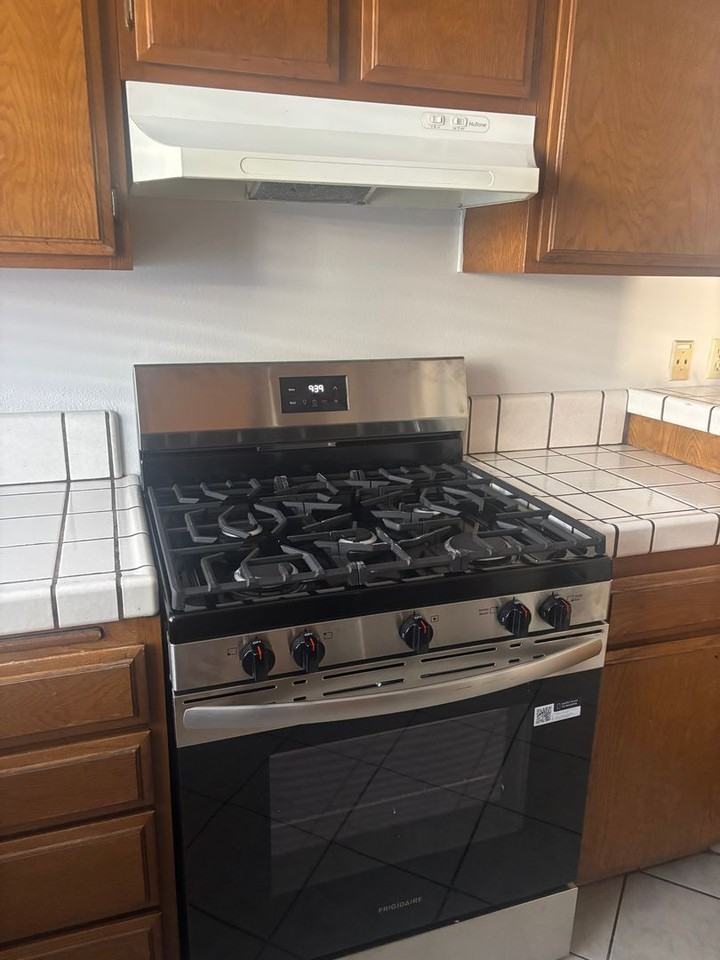 3540 Toyon St - Photo 2 of 9