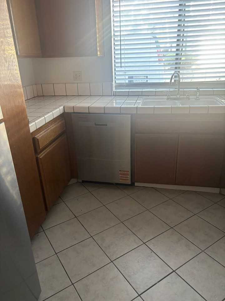 3540 Toyon St - Photo 5 of 9