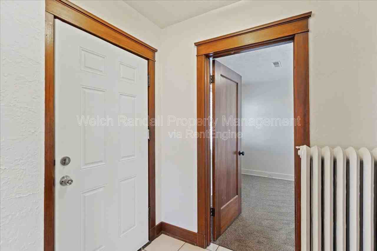 1503 26th St - Photo 2 of 36