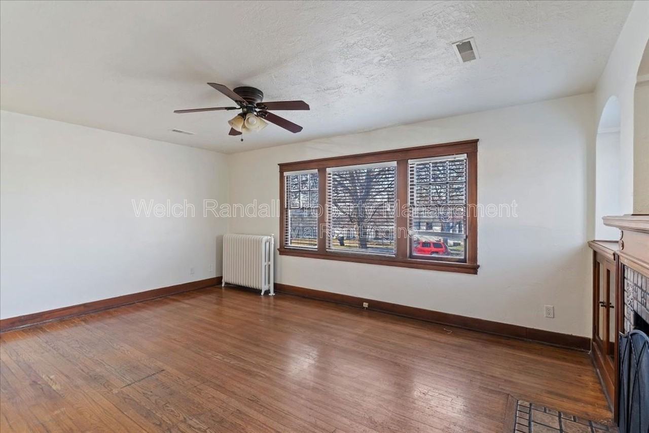 1503 26th St - Photo 7 of 36