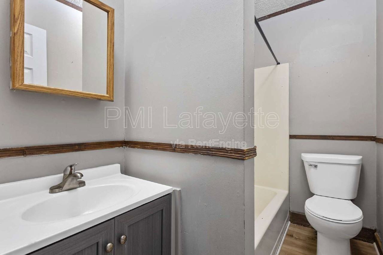 504 S Mcdonald St #A - Photo 2 of 6