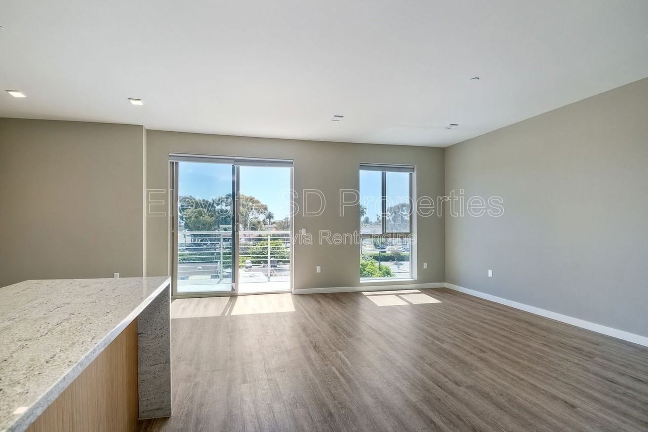 3088 State St #402 - Photo 4 of 24