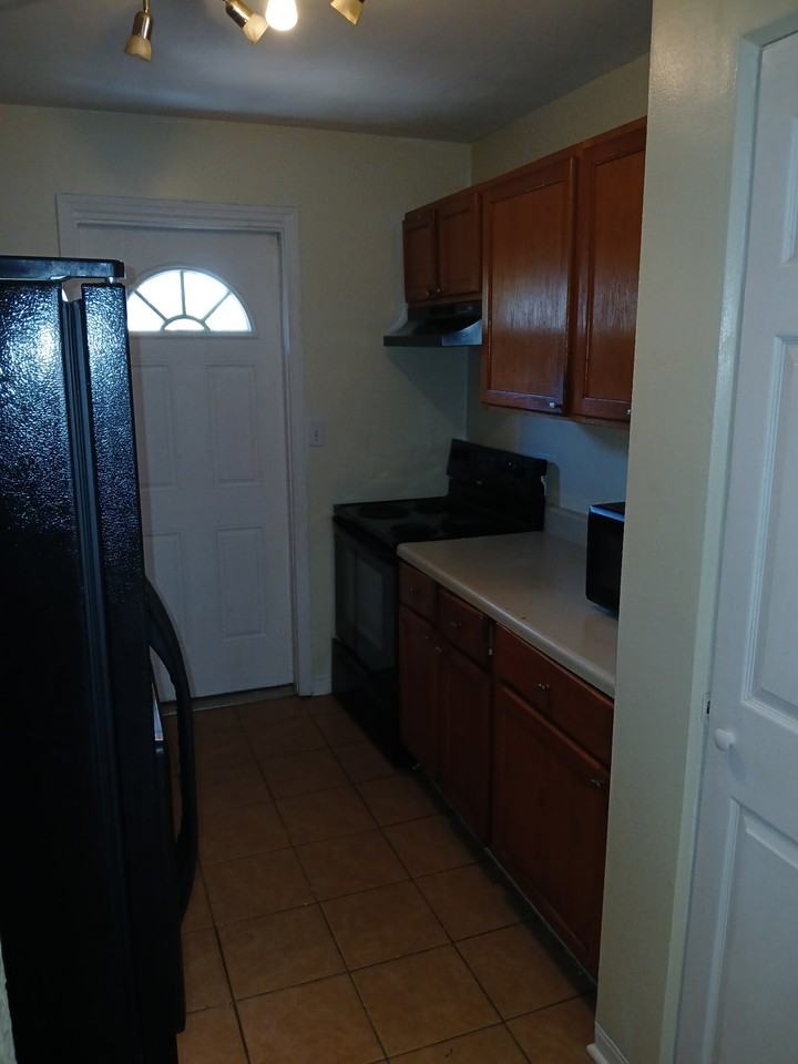 149 Oakwood Dr #SFH - Photo 3 of 10