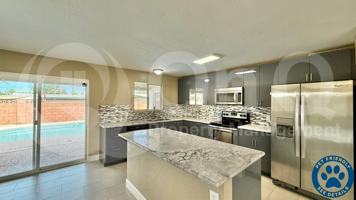 featured image of 1320 E Orchid Ln