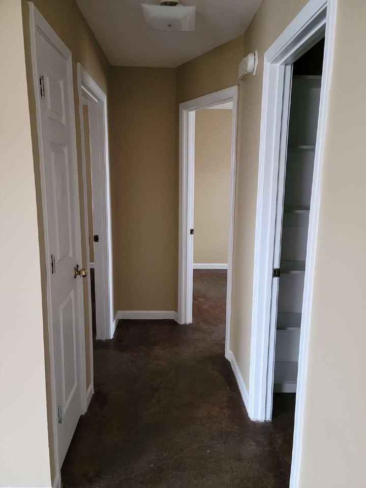 393 Brian St - Photo 5 of 8