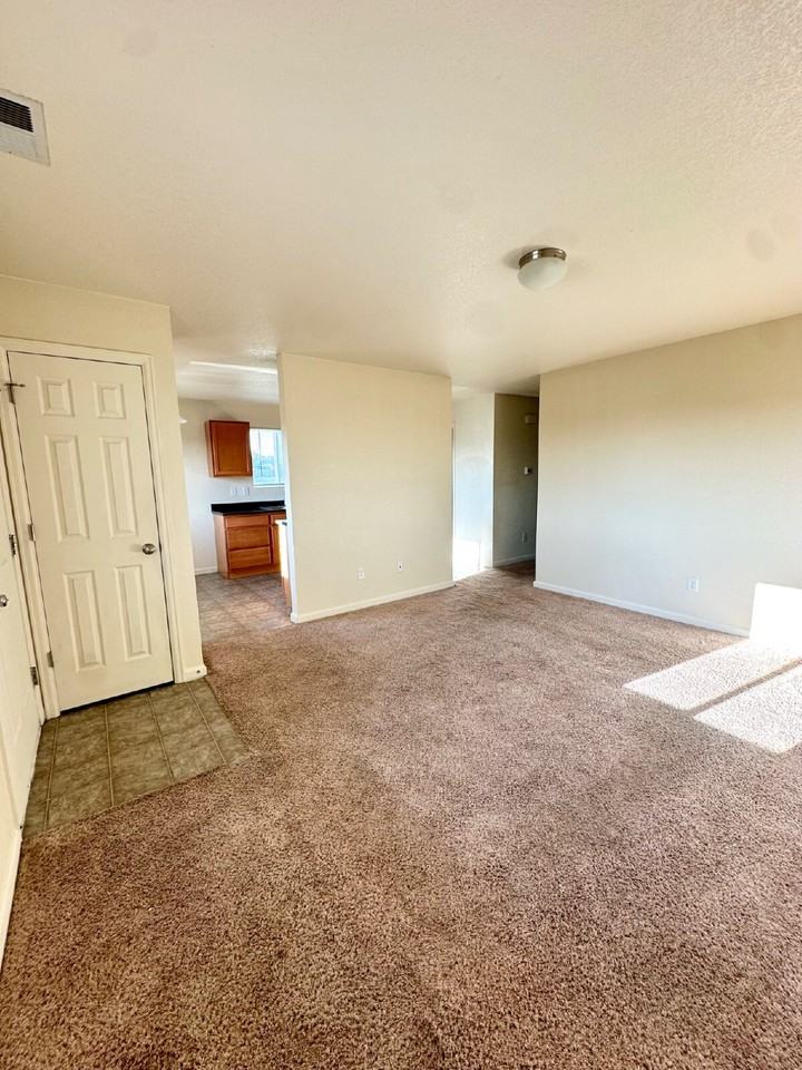 204 Abby Rd Apt 201 - Photo 3 of 15