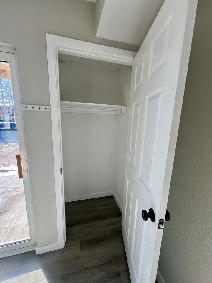 2406 Pattison Ave Apt B - Photo 3 of 12