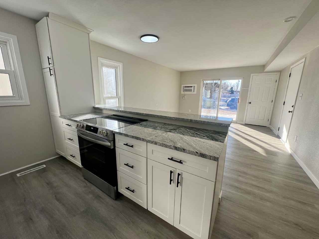 2406 Pattison Ave Apt B - Photo 6 of 12