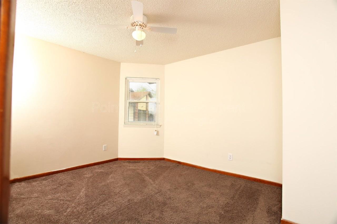 437 Hillcrest Ct N #1 - Photo 6 of 19