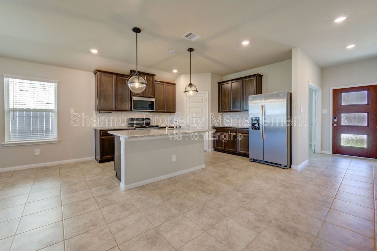 1207 Cascade Hills Dr - Photo 7 of 27