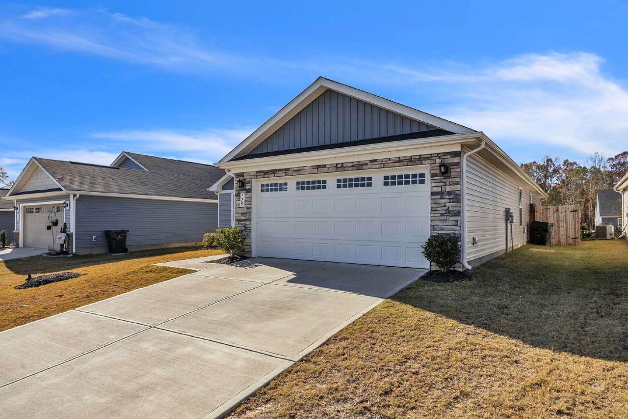 128 Sylvester St - Photo 3 of 26