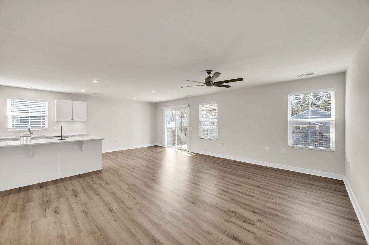 128 Sylvester St - Photo 5 of 26