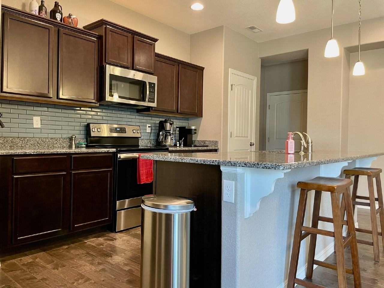 7360 Primavera Ln - Photo 4 of 40