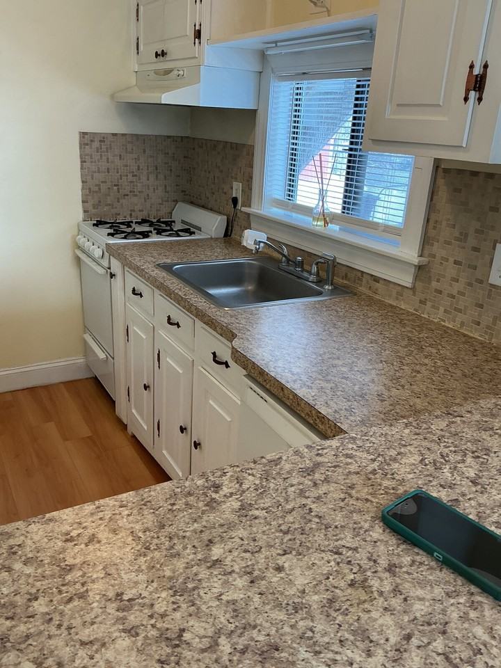 63 Thompson St - Photo 2 of 4