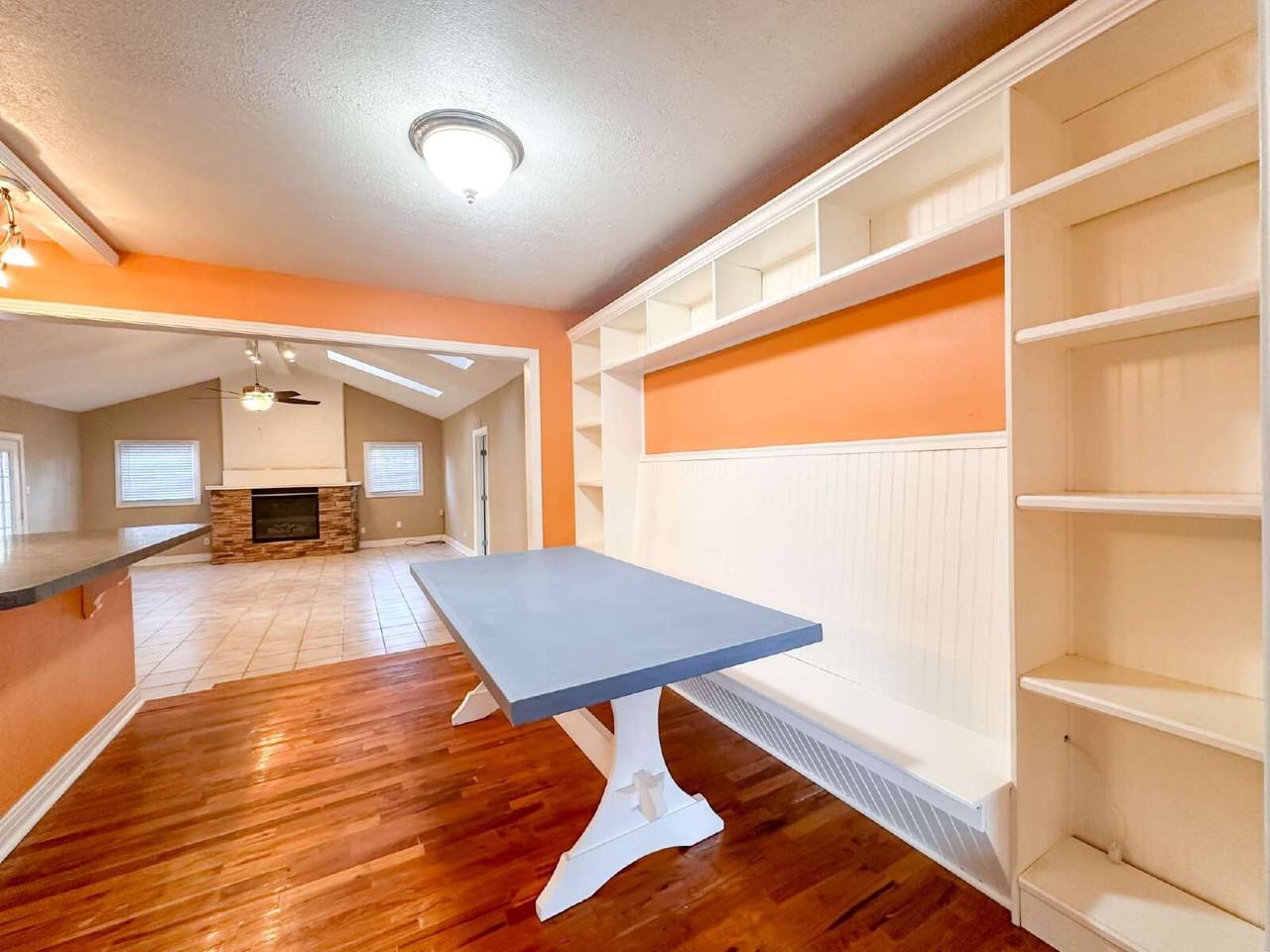 2614 32nd St - Photo 7 of 37