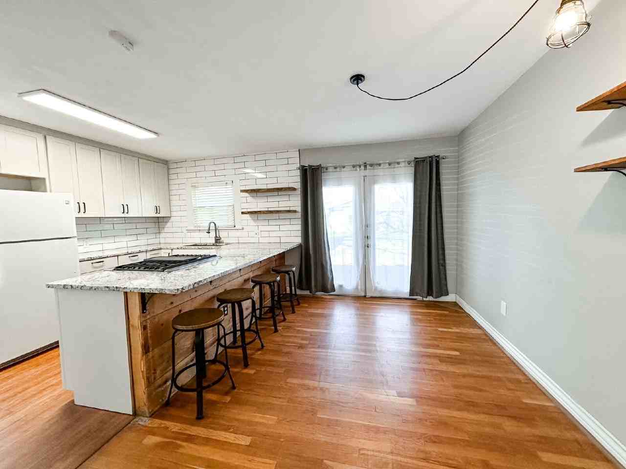 2622 25th St - Photo 4 of 12