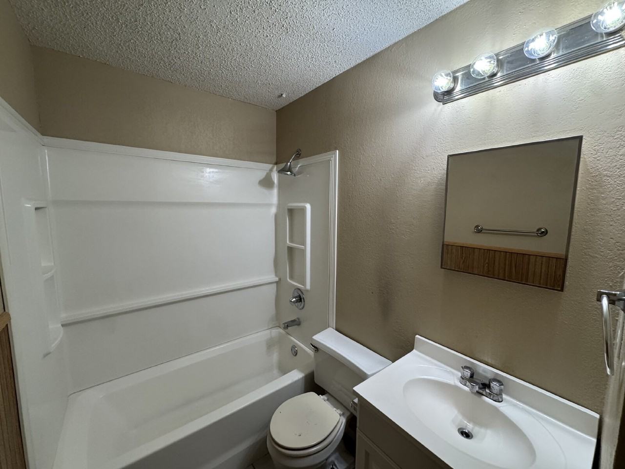 5511 44th St - Photo 7 of 11