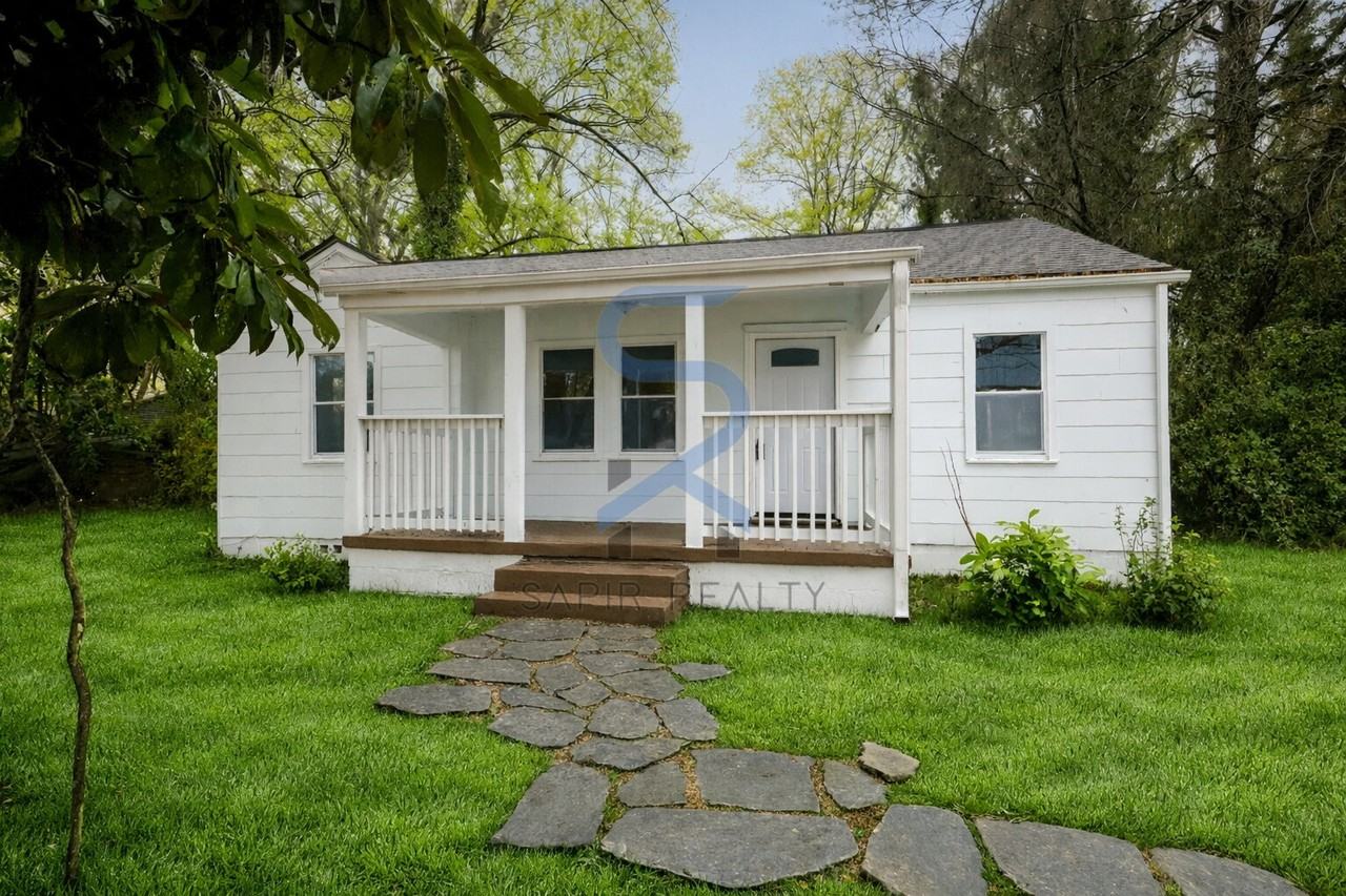 1944 Washington Rd - Photo 2 of 16