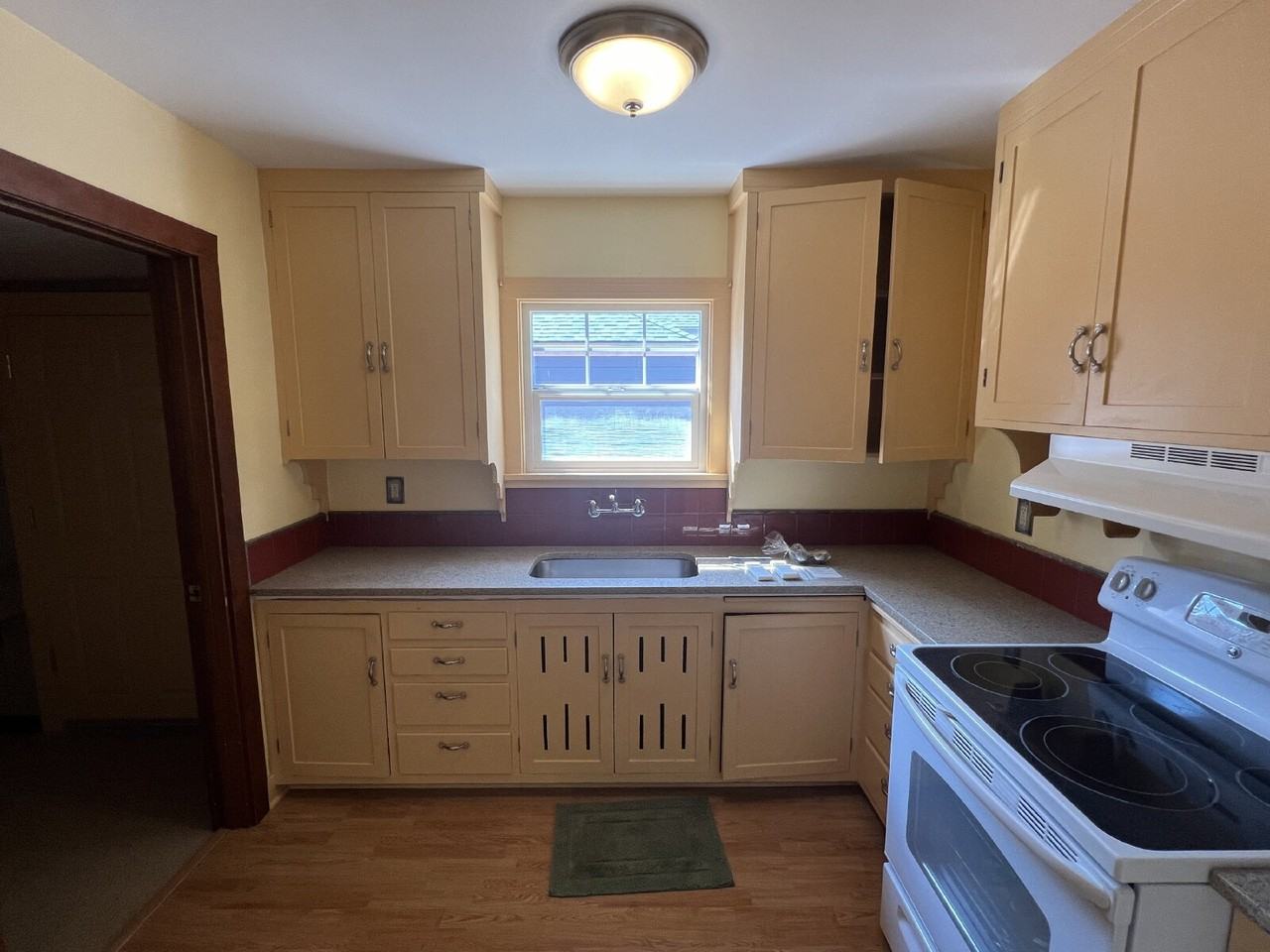 1835 Madison St - Photo 6 of 19