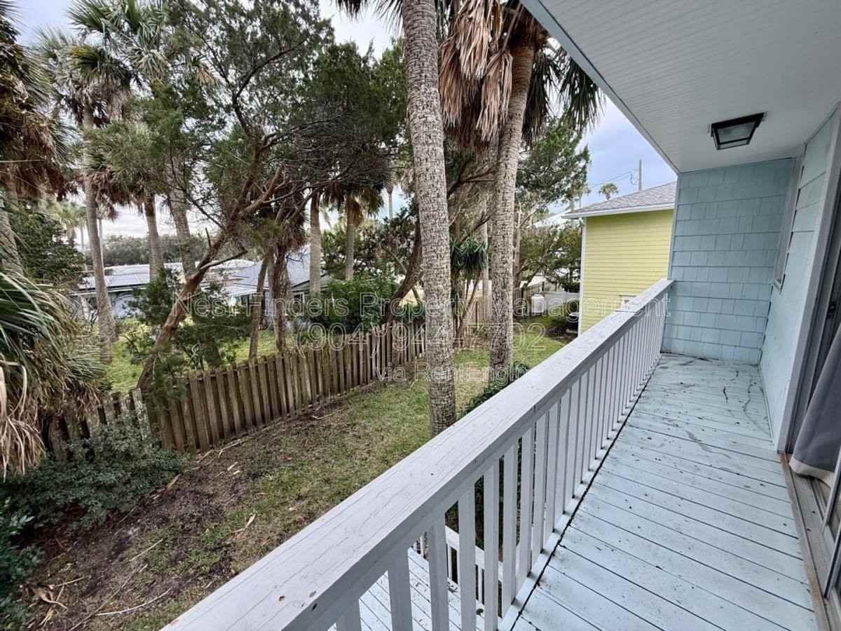 222 7th St - Photo 6 of 10