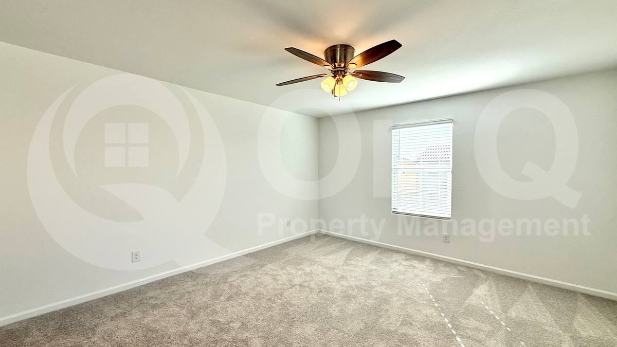 9524 W Cheery Lynn Rd - Photo 7 of 10