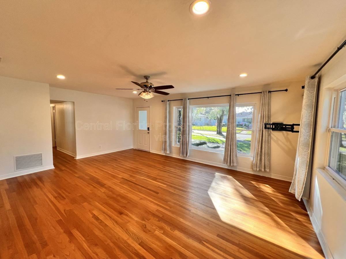 2203 Montana St - Photo 3 of 10