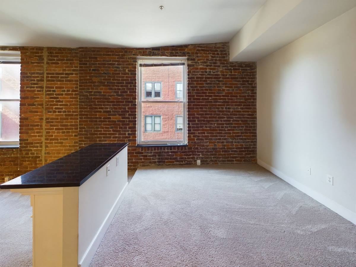 1321 1 2 E Main St #303 - Photo 7 of 10