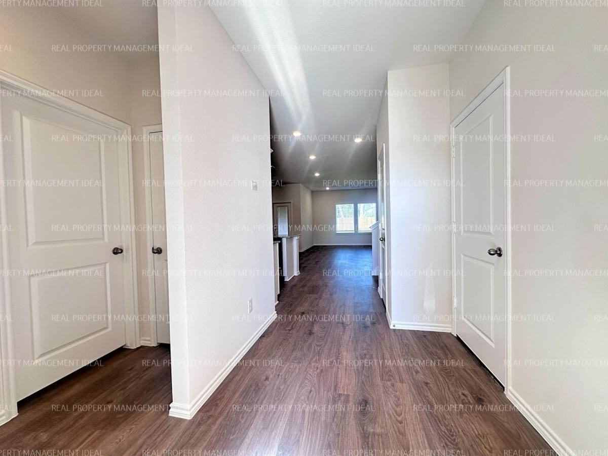 728 Pineywood Trl - Photo 3 of 10