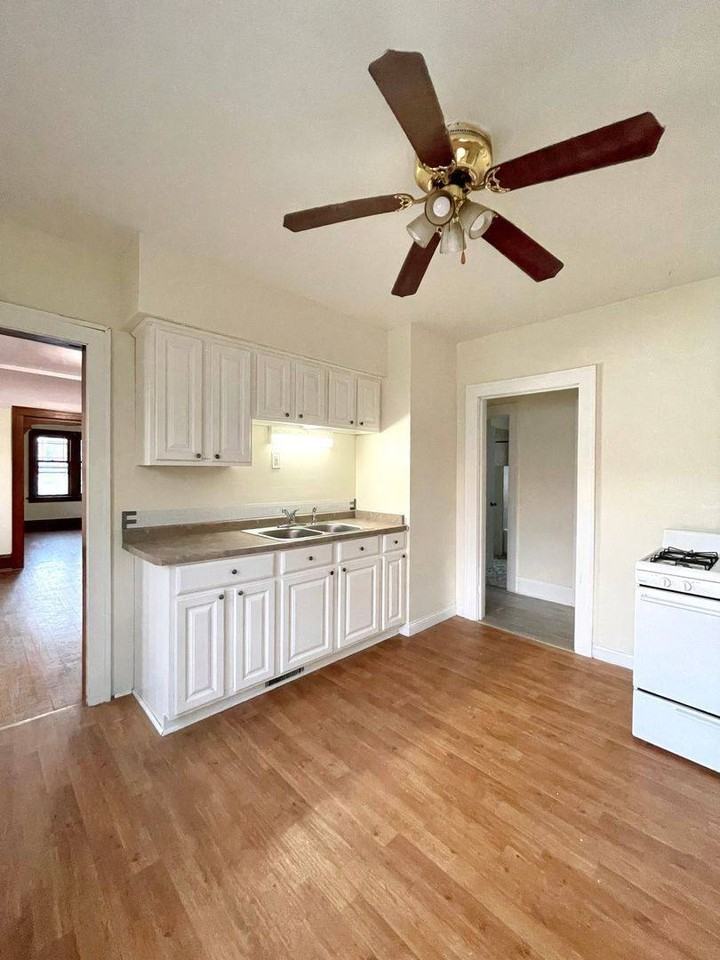 2577 N 52nd St - Photo 3 of 10