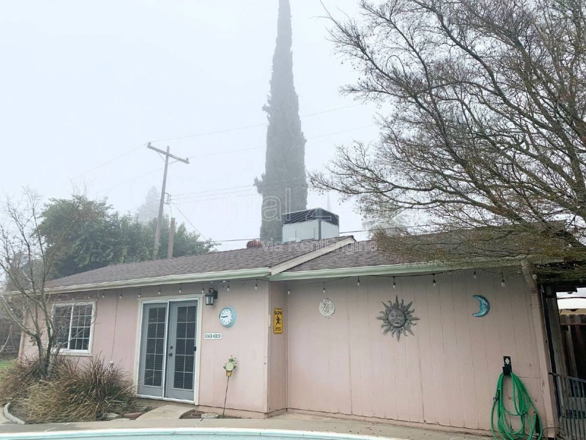 687 Vallie Ct - Photo 2 of 10