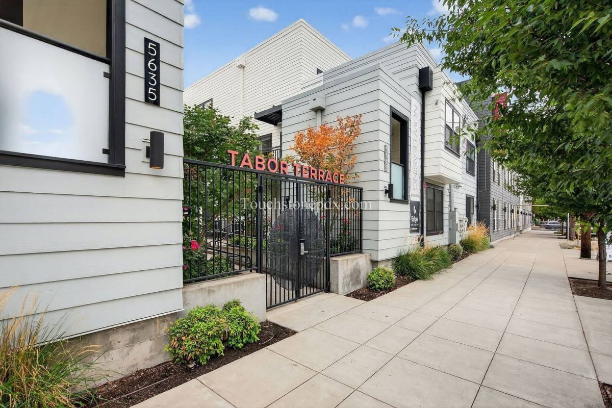 5645 Ne Glisan St #13 - Photo 2 of 10