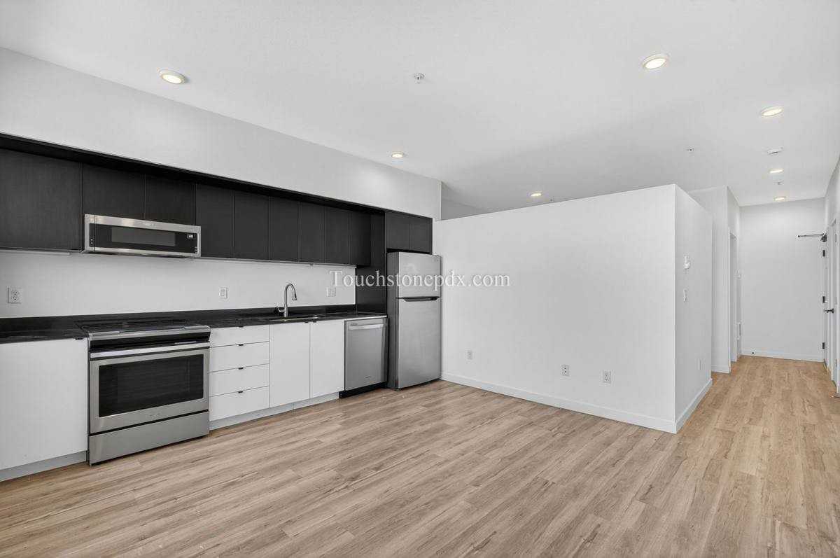 5645 Ne Glisan St #13 - Photo 6 of 10