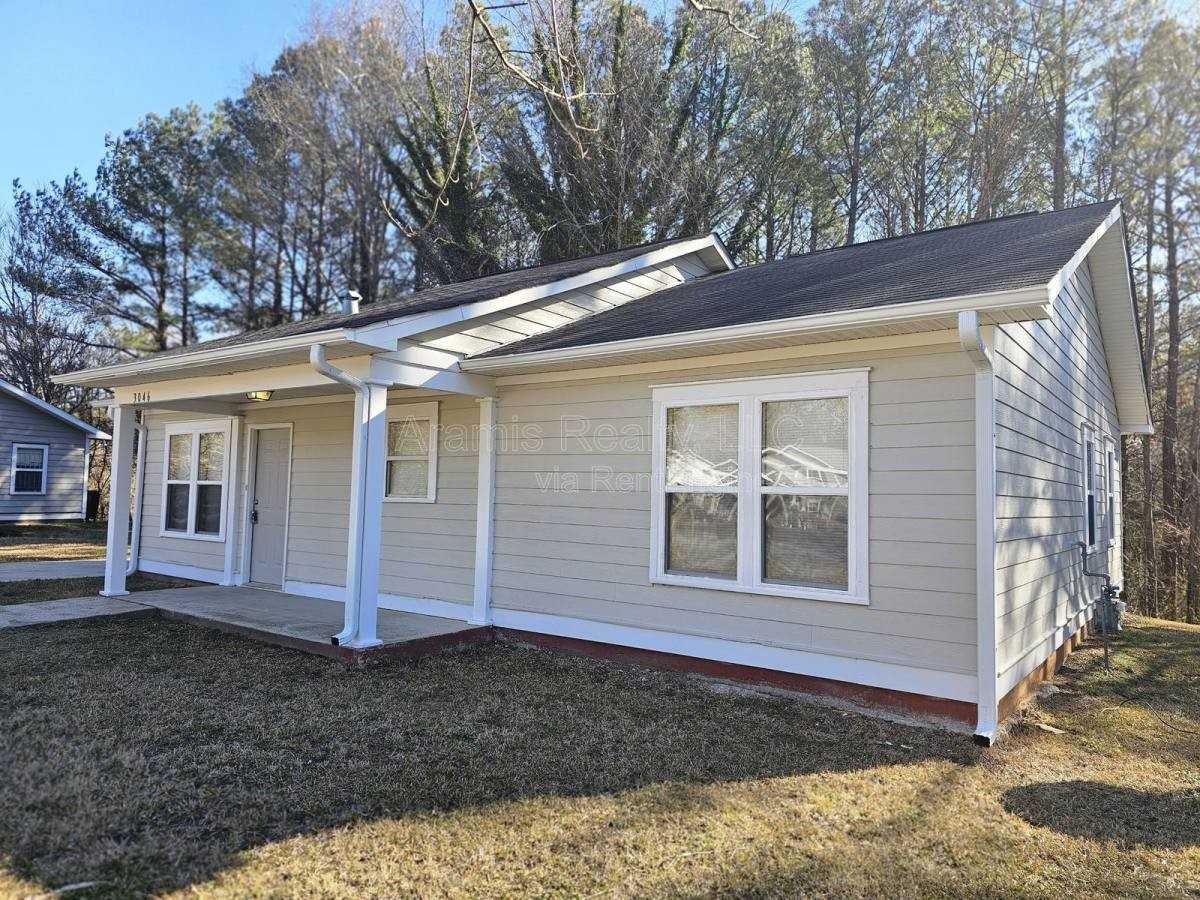 3046 Embry Way Se - Photo 2 of 10