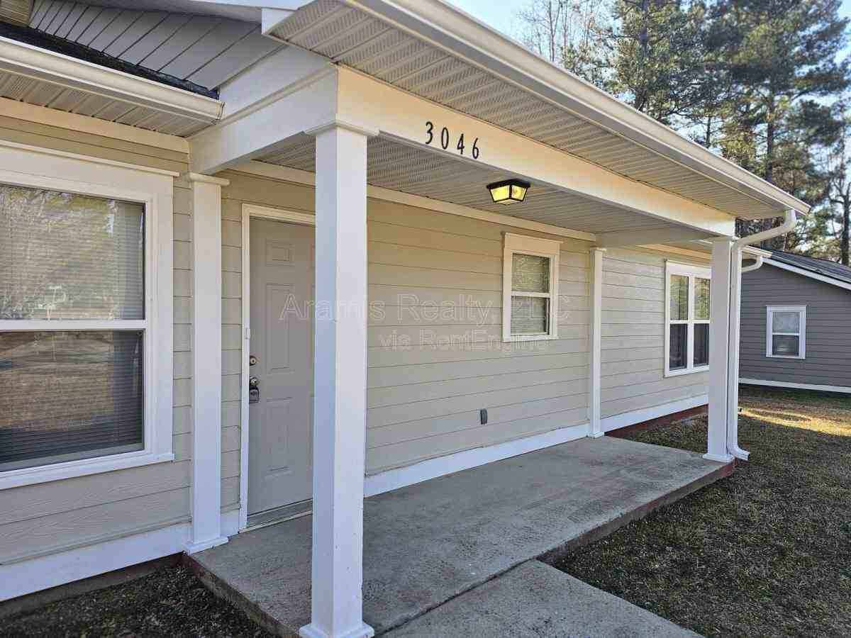 3046 Embry Way Se - Photo 3 of 10