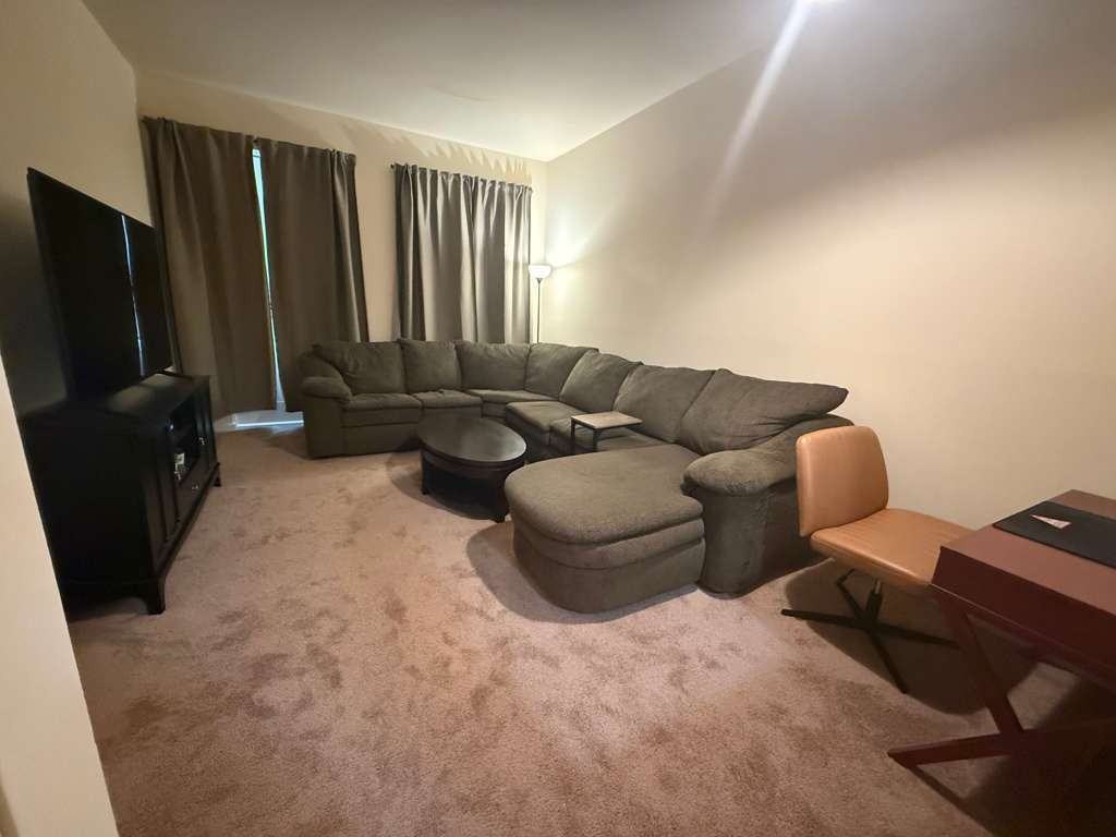 906 Russell Blvd - Photo 3 of 26