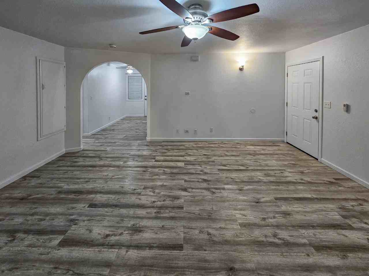 117 S Silver Ridge St - Photo 2 of 16