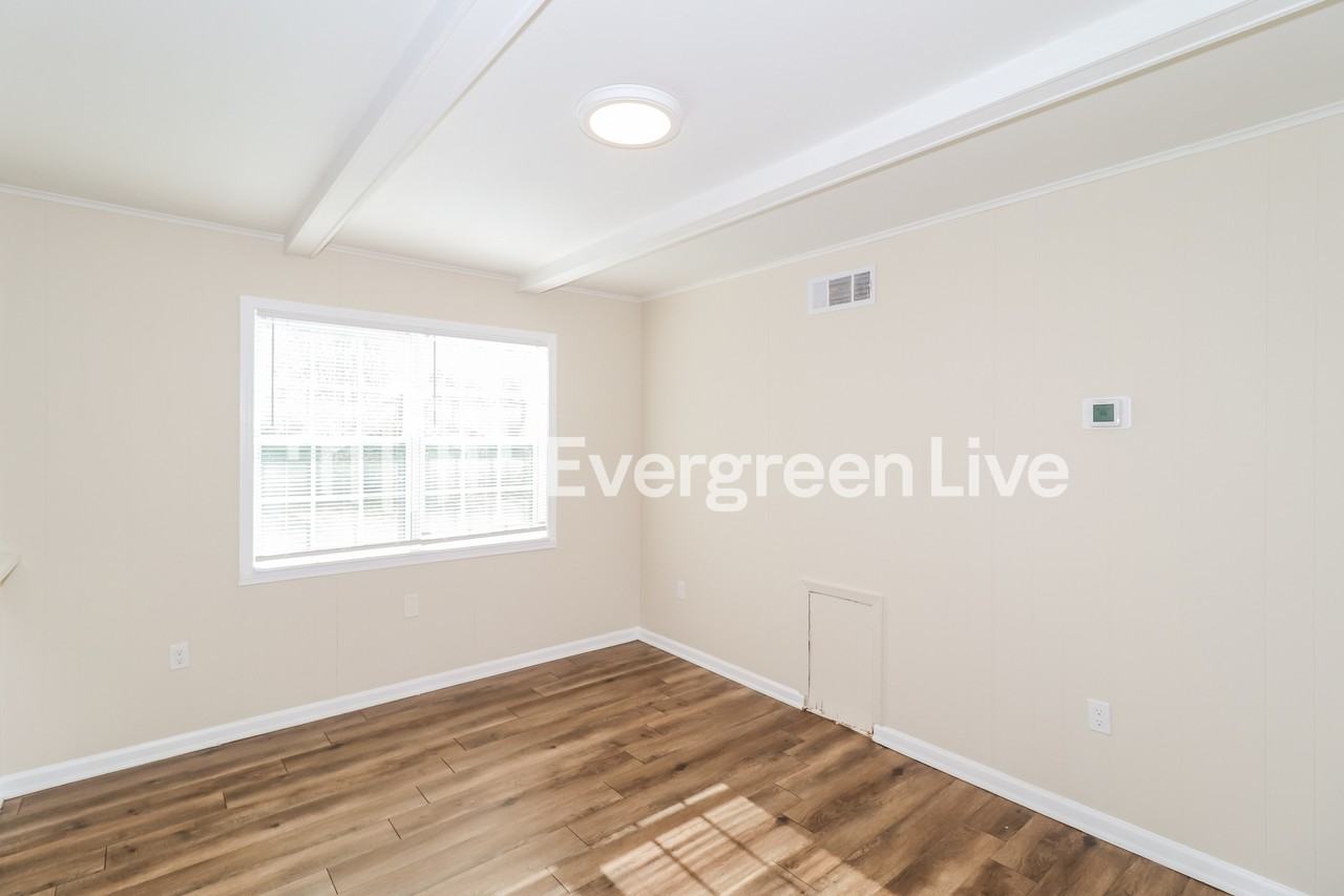 3651 Voltaire Ave - Photo 3 of 14